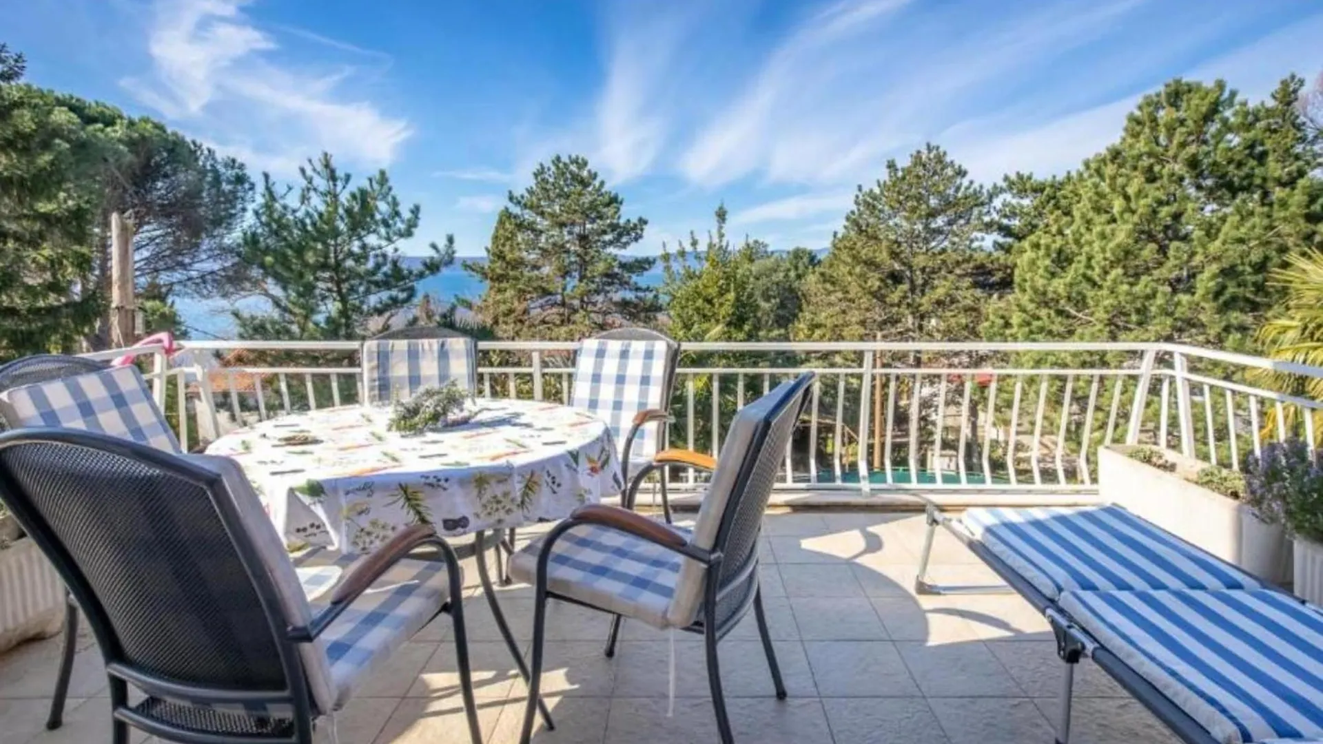 Apartment Villa Mirna - Three Bedroom Apartment With Balcony And Sea View نجيفيش 0*,