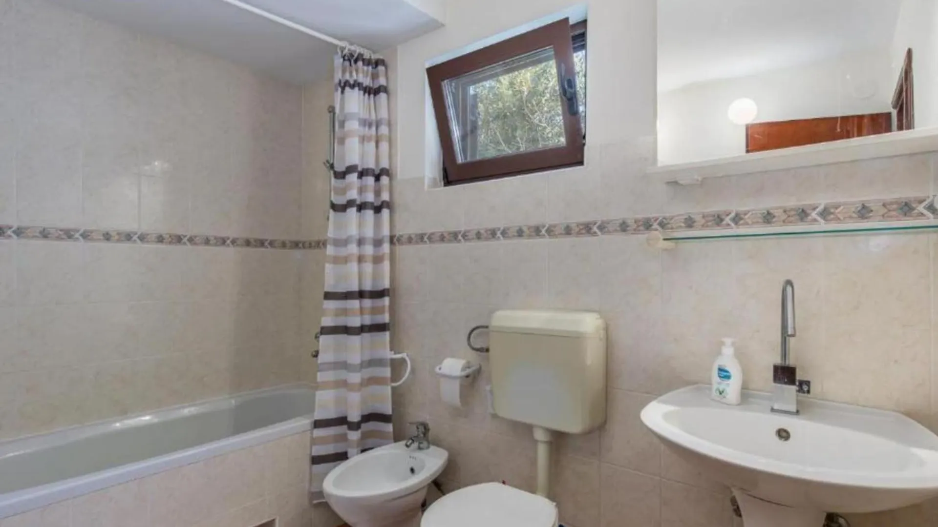 Apartment Villa Mirna - Three Bedroom Apartment With Balcony And Sea View نجيفيش